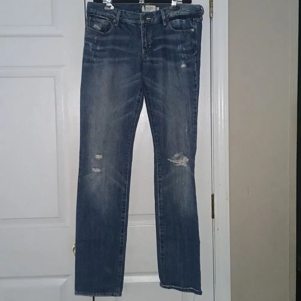 Abercrombie & Fitch Erin distressed  jeans  Sz 8L EUC
